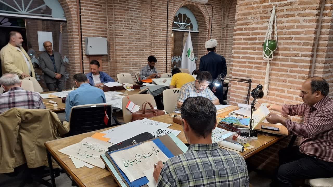 استفاده از هنر خوشنویسی برای انتقال پیام مدیریت مصرف کاری هوشمندانه و فرهنگی است 