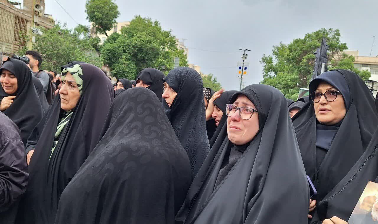 اشک های خالصانه مردم قزوین در فقدان رئیس جمهوری خدمتگزار