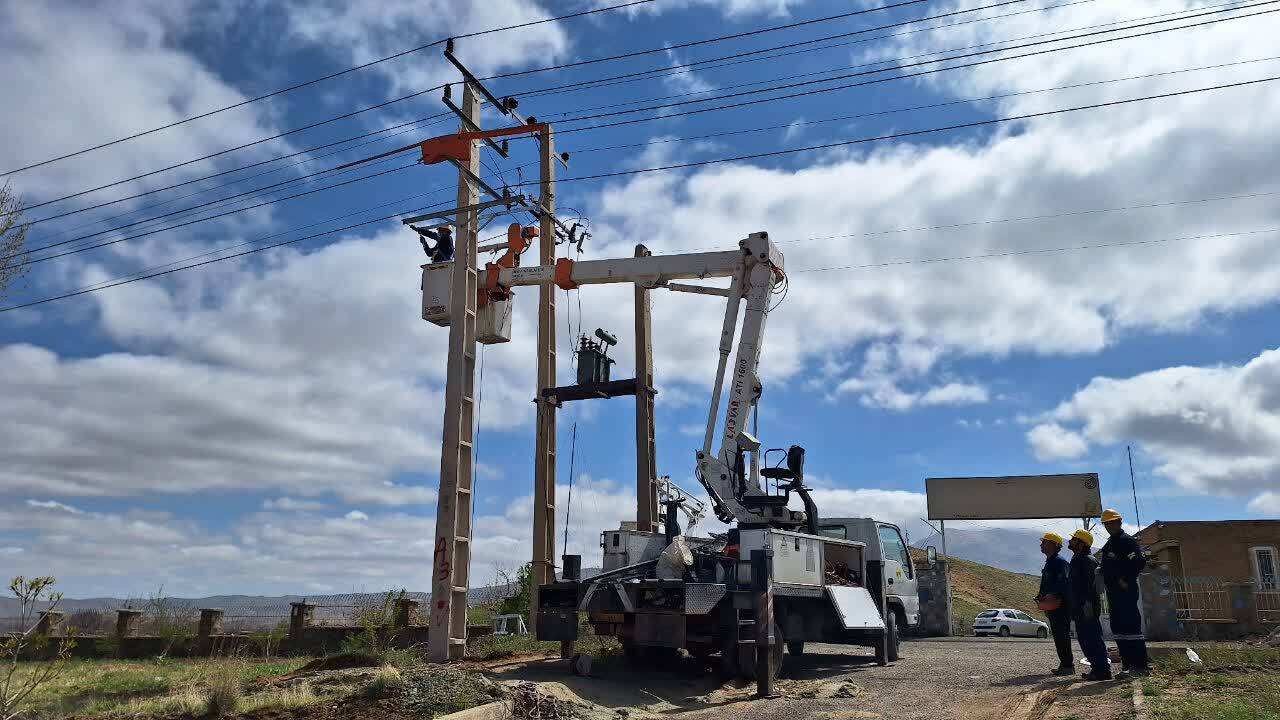 رویکرد ما توزیع عادلانه امکانات و توسعه متوازن شبکه برق در استان قزوین است رویکرد ما توزیع عادلانه امکانات و توسعه متوازن شبکه برق در استان قزوین است