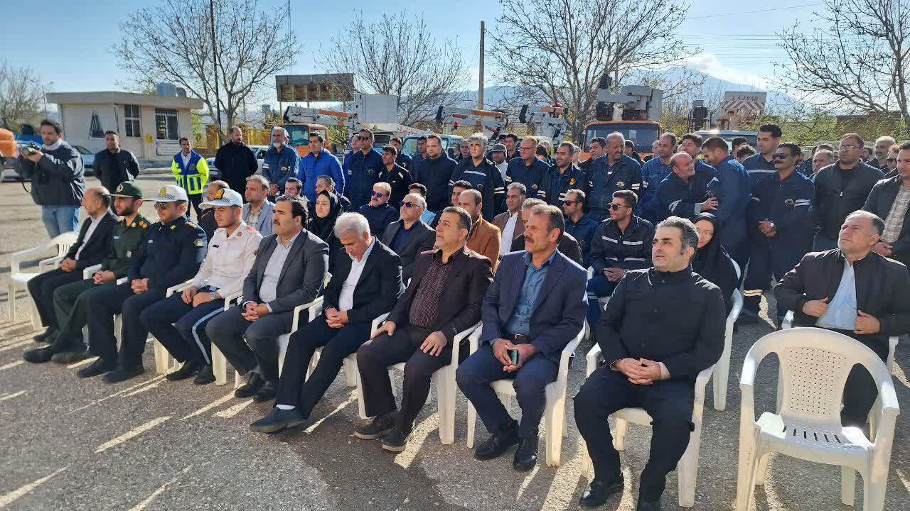 رویکرد ما توزیع عادلانه امکانات و توسعه متوازن شبکه برق در استان قزوین است رویکرد ما توزیع عادلانه امکانات و توسعه متوازن شبکه برق در استان قزوین است