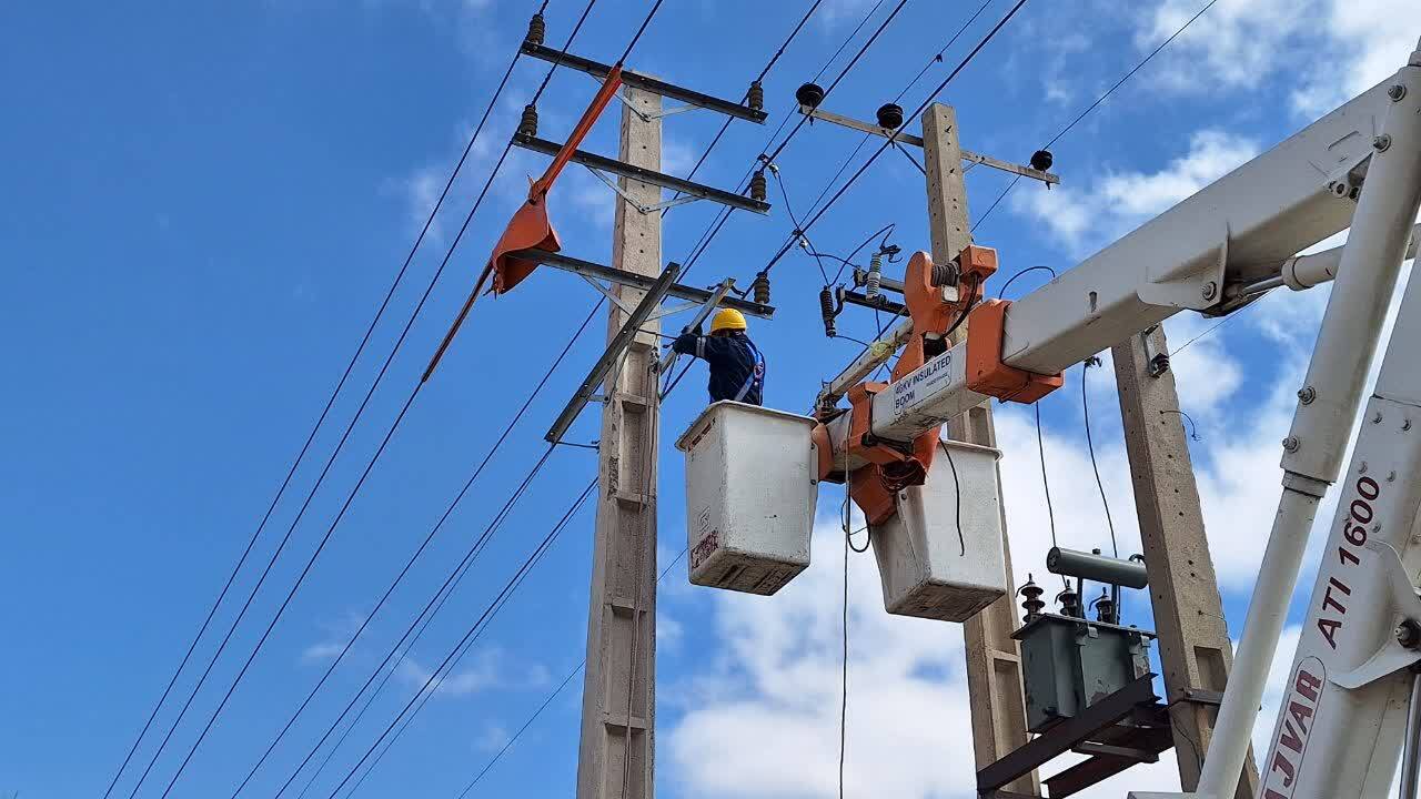 رویکرد ما توزیع عادلانه امکانات و توسعه متوازن شبکه برق در استان قزوین است رویکرد ما توزیع عادلانه امکانات و توسعه متوازن شبکه برق در استان قزوین است