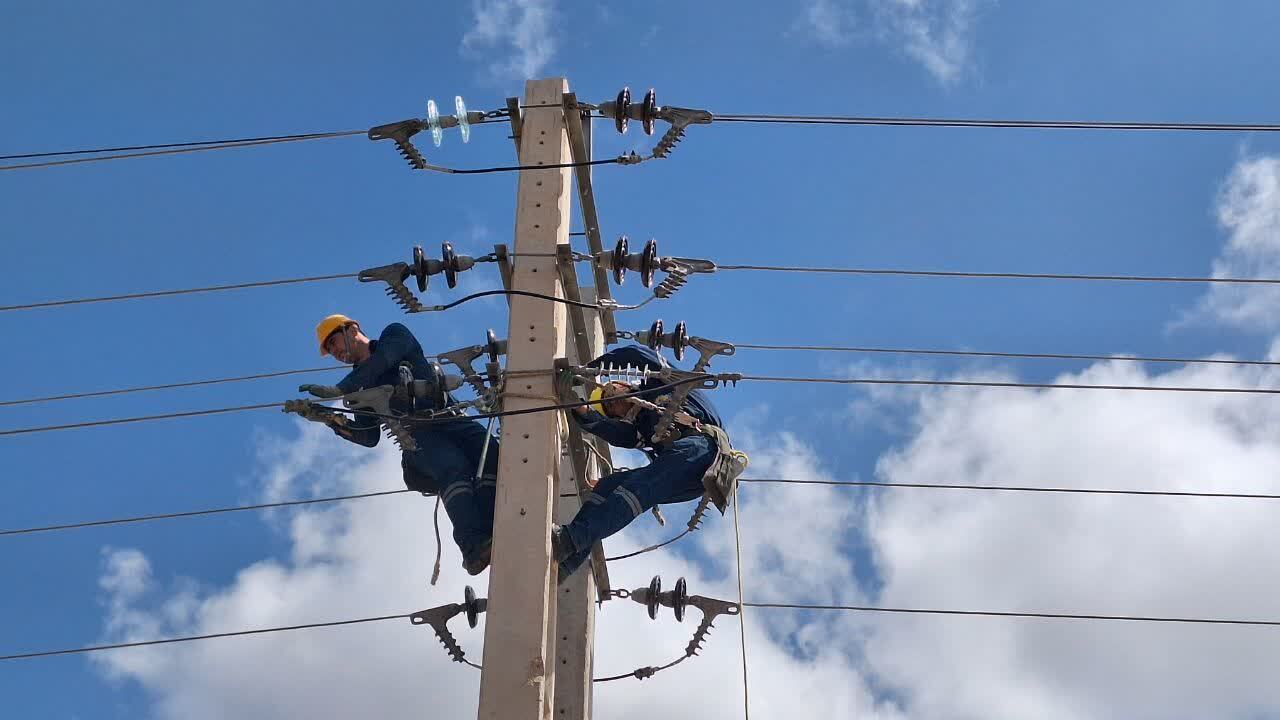رویکرد ما توزیع عادلانه امکانات و توسعه متوازن شبکه برق در استان قزوین است رویکرد ما توزیع عادلانه امکانات و توسعه متوازن شبکه برق در استان قزوین است