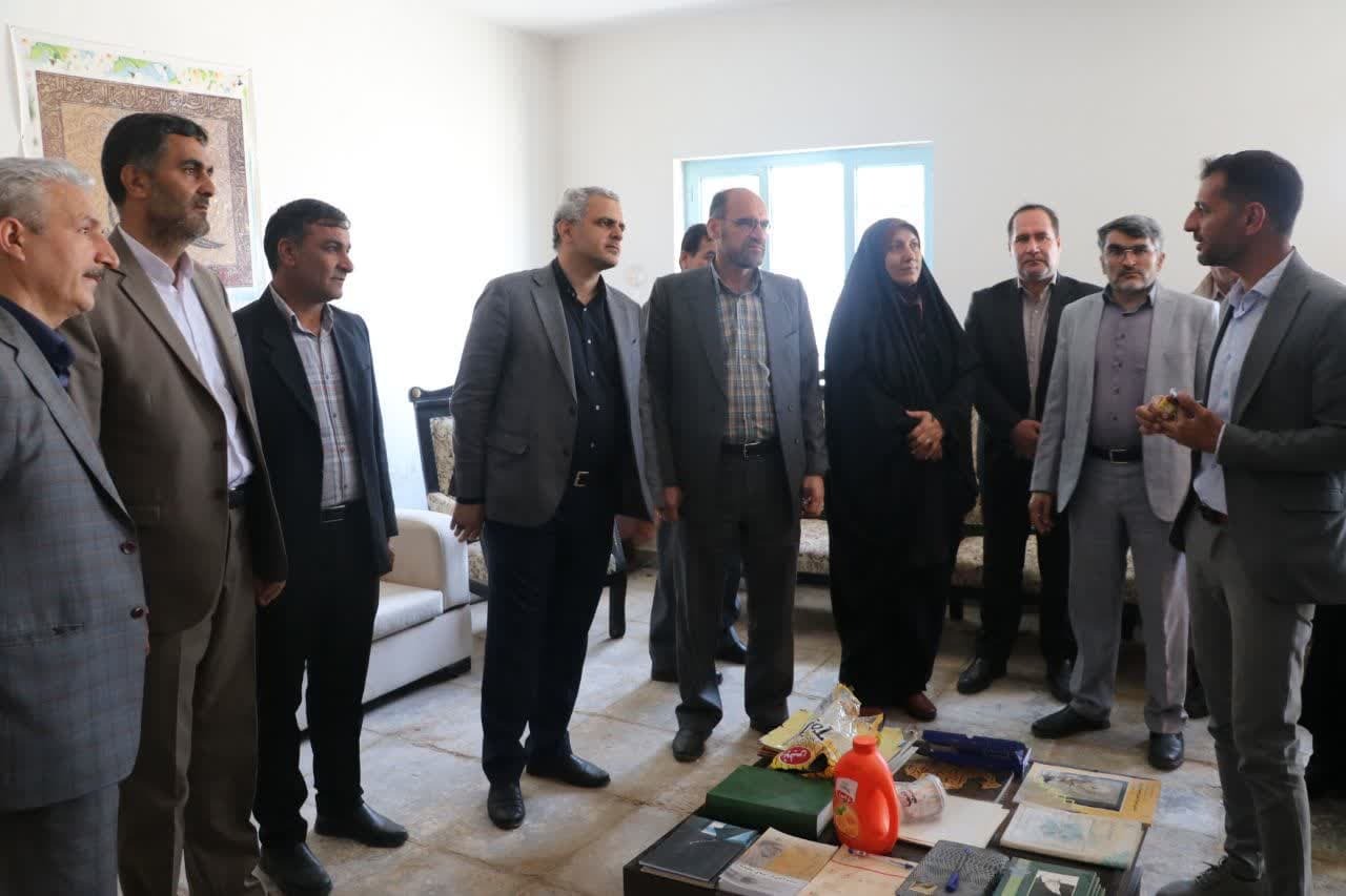 معاون عمرانی استاندار قزوین از طرح های عمرانی بویین زهرا بازدید کرد معاون عمرانی استاندار قزوین از طرح های عمرانی بویین زهرا بازدید کرد