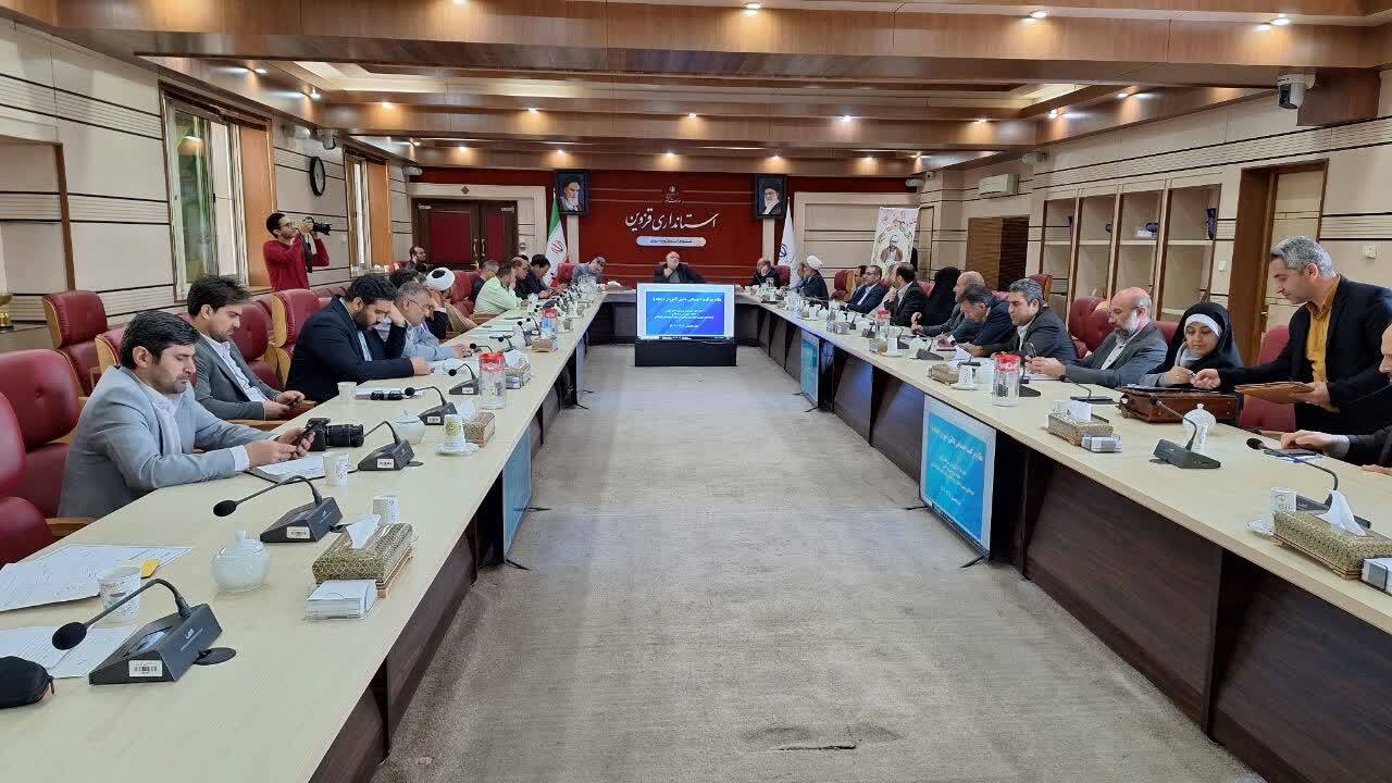 ۴۰ معلم نمونه استانی و ۳ معلم کشوری تجلیل می شوند 