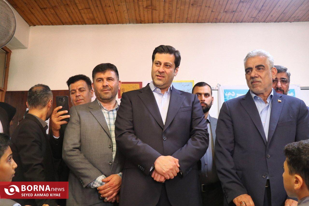 آیین اهدای(کارت شهریار) همیار پسماند در شهر لاهیجان آیین اهدای(کارت شهریار) همیار پسماند در شهر لاهیجان