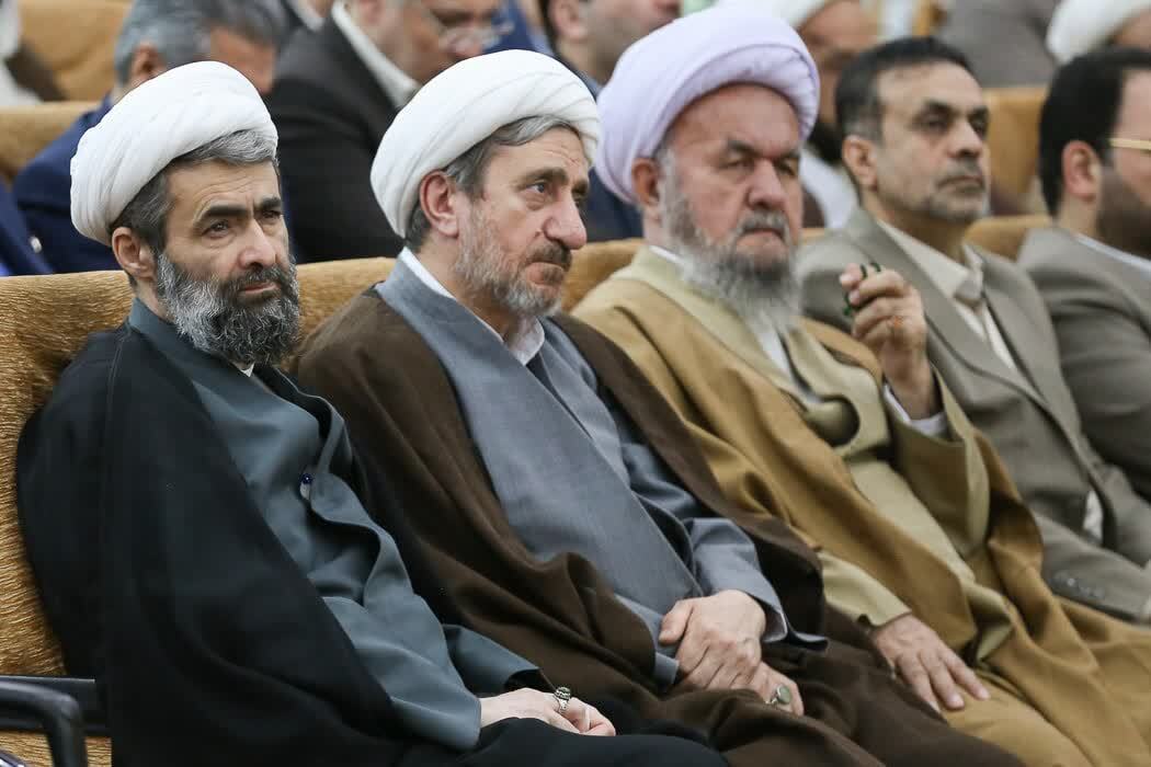 پرونده شرکت‌های پیش‌فروش خودرو با شتاب بیشتری رسیدگی شود