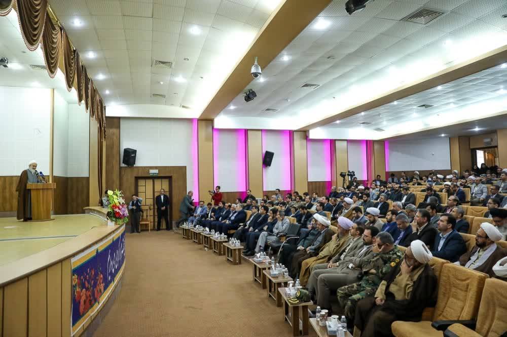 پرونده شرکت‌های پیش‌فروش خودرو با شتاب بیشتری رسیدگی شود