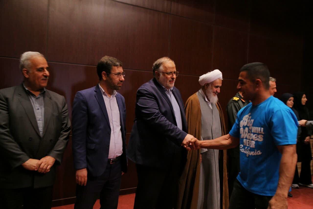 مشکل تورم با افزایش تولید از بن بست خارج می شود مشکل تورم با افزایش تولید از بن بست خارج می شود