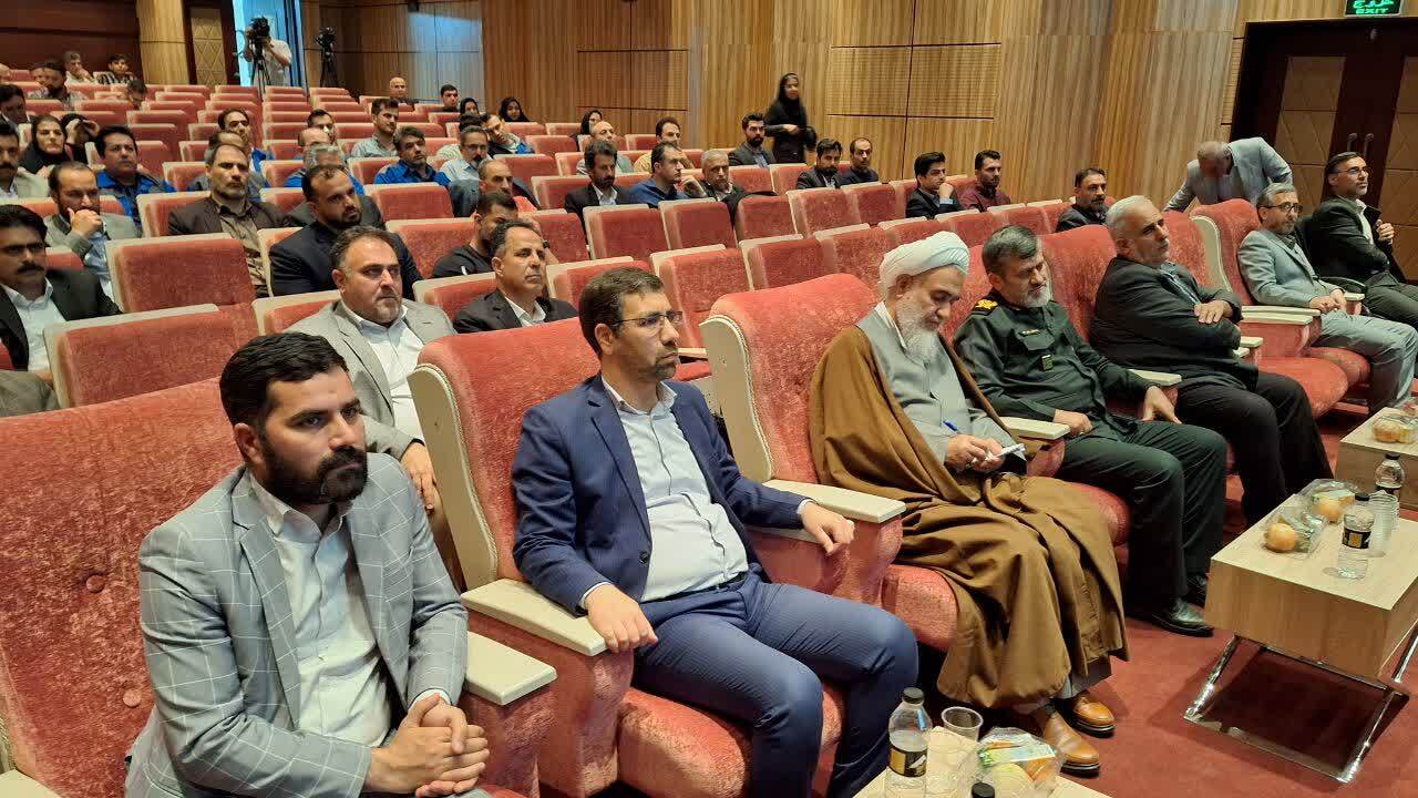 کارگران با تلاش خود نقشه های دشمن در آسیب رساندن به اقتصادکشور را خنثی کرده اند