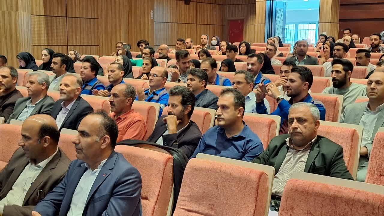 کارگران با تلاش خود نقشه های دشمن در آسیب رساندن به اقتصادکشور را خنثی کرده اند