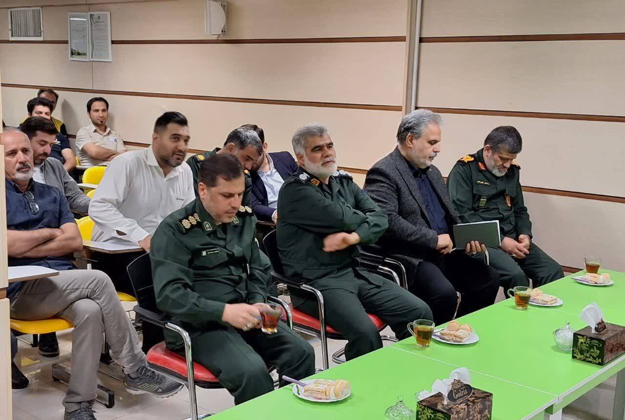 فرمانده سپاه استان قزوین از شرکت نفیس نخ در شهرک صنغعتی لیا بازدید کرد فرمانده سپاه استان قزوین از شرکت نفیس نخ در شهرک صنغعتی لیا بازدید کرد