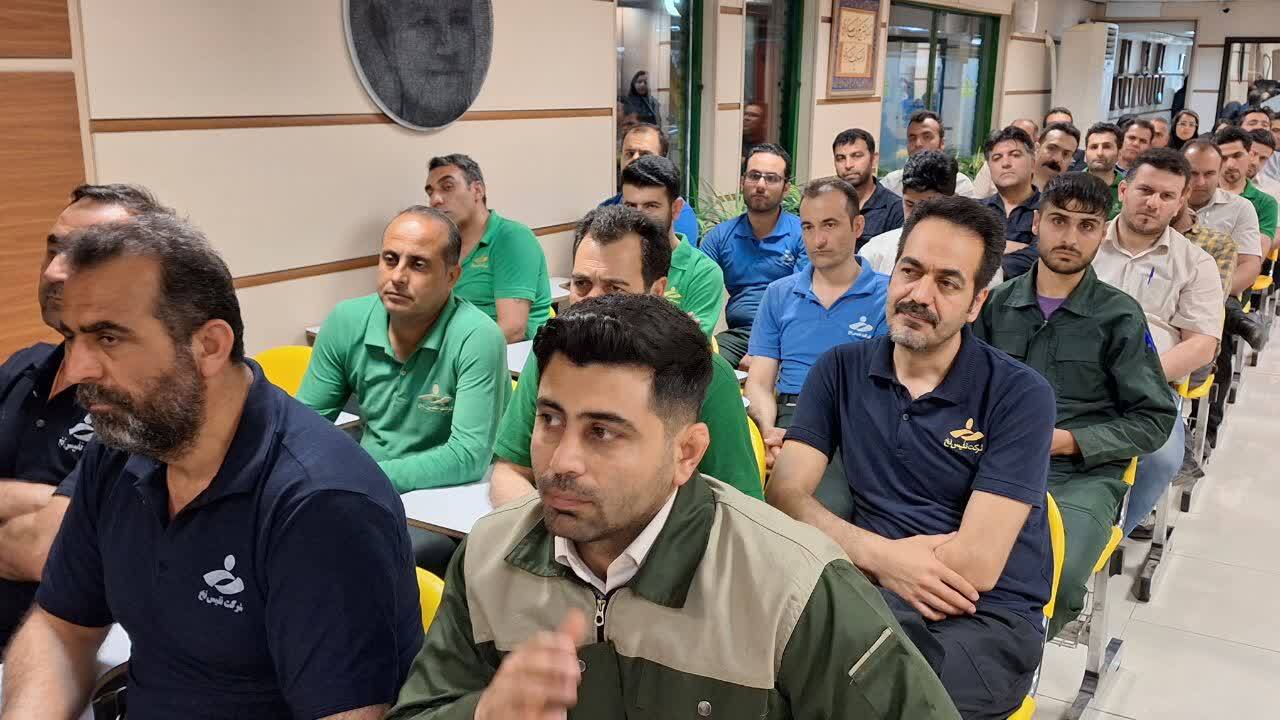 با اعتماد و حمایت از کارگران می توانیم اقتصاد کشور را رونق بخشیم