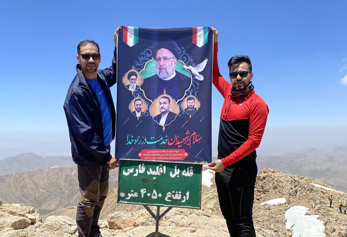 کوهنورد خرمشهری قله"بل اقلید فارس" را به یاد شهدای خدمت فتح کرد