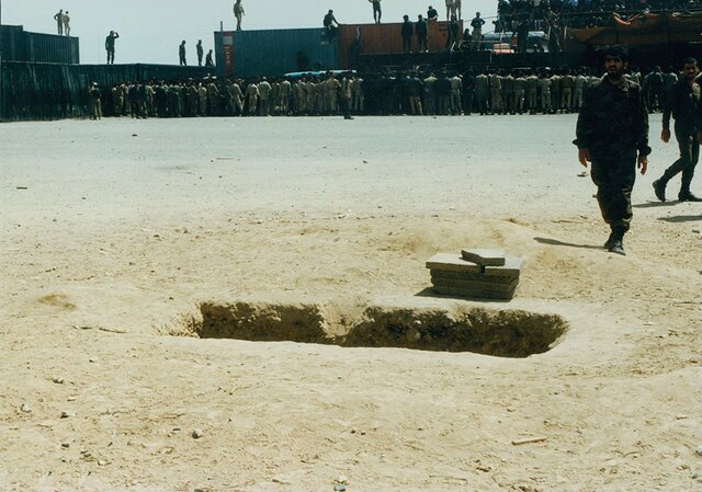 تصاویری از بزرگترین مراسم تشییع تاریخ ایران