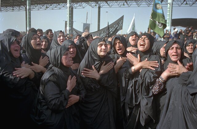 تصاویری از بزرگترین مراسم تشییع تاریخ ایران