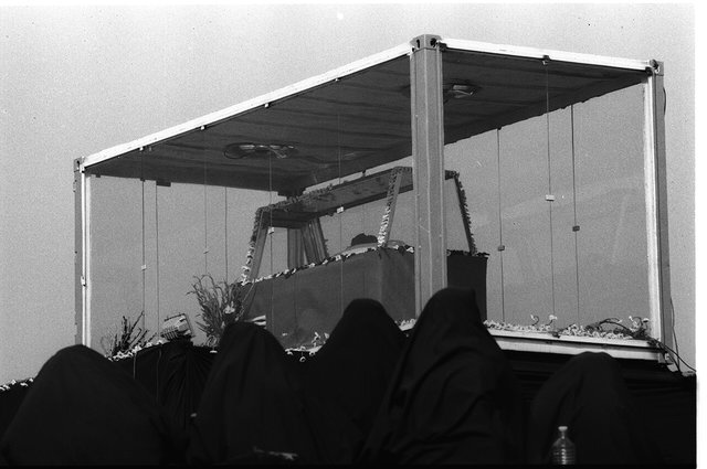 تصاویری از بزرگترین مراسم تشییع تاریخ ایران