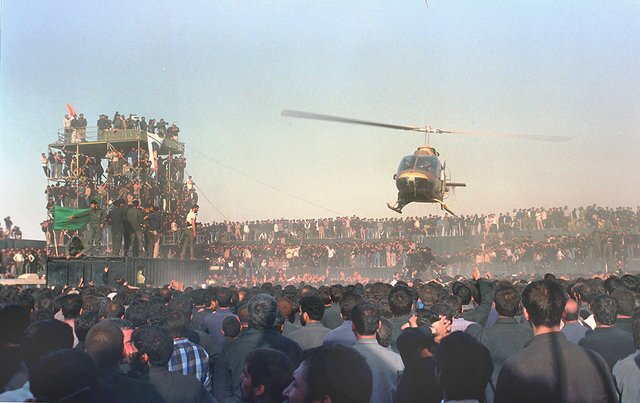 تصاویری از بزرگترین مراسم تشییع تاریخ ایران