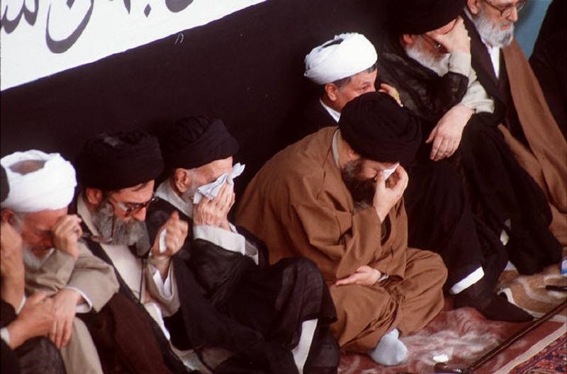 تصاویری از بزرگترین مراسم تشییع تاریخ ایران