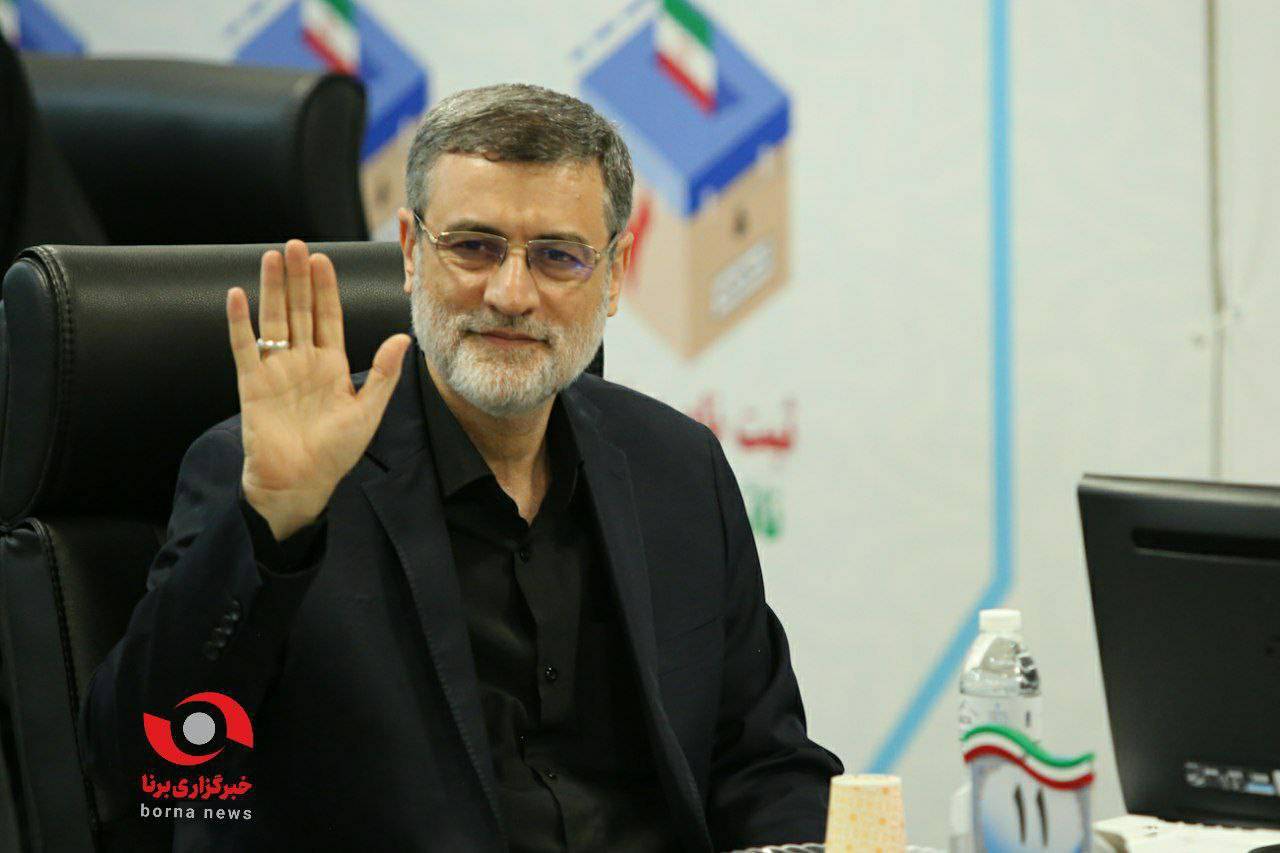 روز آخر و شلوغ‌ترین روز ثبت نام؛ از دولت سوم روحانی تا یک پرسپولیسی سابق