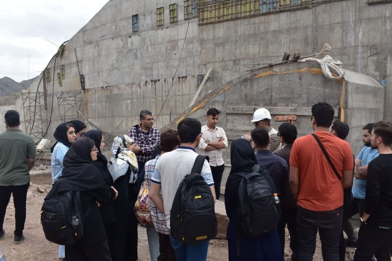 دانشجویان دانشگاه کاشان از سد مخزنی بالاخانلو در استان قزوین بازدید کردند