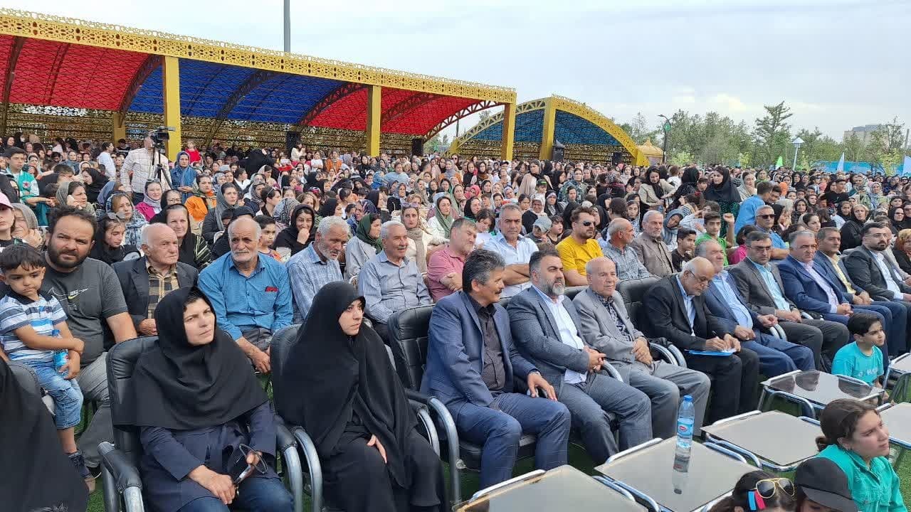 تعامل شورا و شهرداری تاکستان موجب تسریع در اجرای طرح های عمرانی شده است تعامل شورا و شهرداری تاکستان موجب تسریع در اجرای طرح های عمرانی شده است