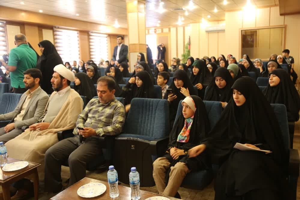 بهره مندی از آموزه های قرآنی موجب تعالی جامعه می شود