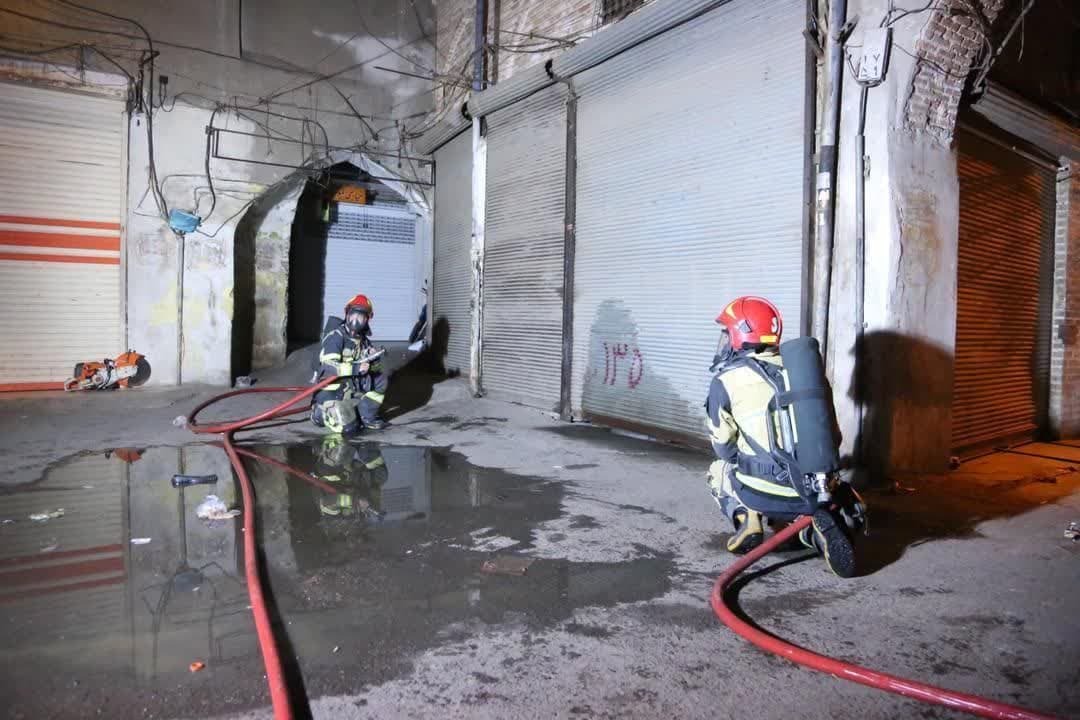 مانور اطفای حریق در بازار قزوین برگزار شد مانور اطفای حریق در بازار قزوین برگزار شد