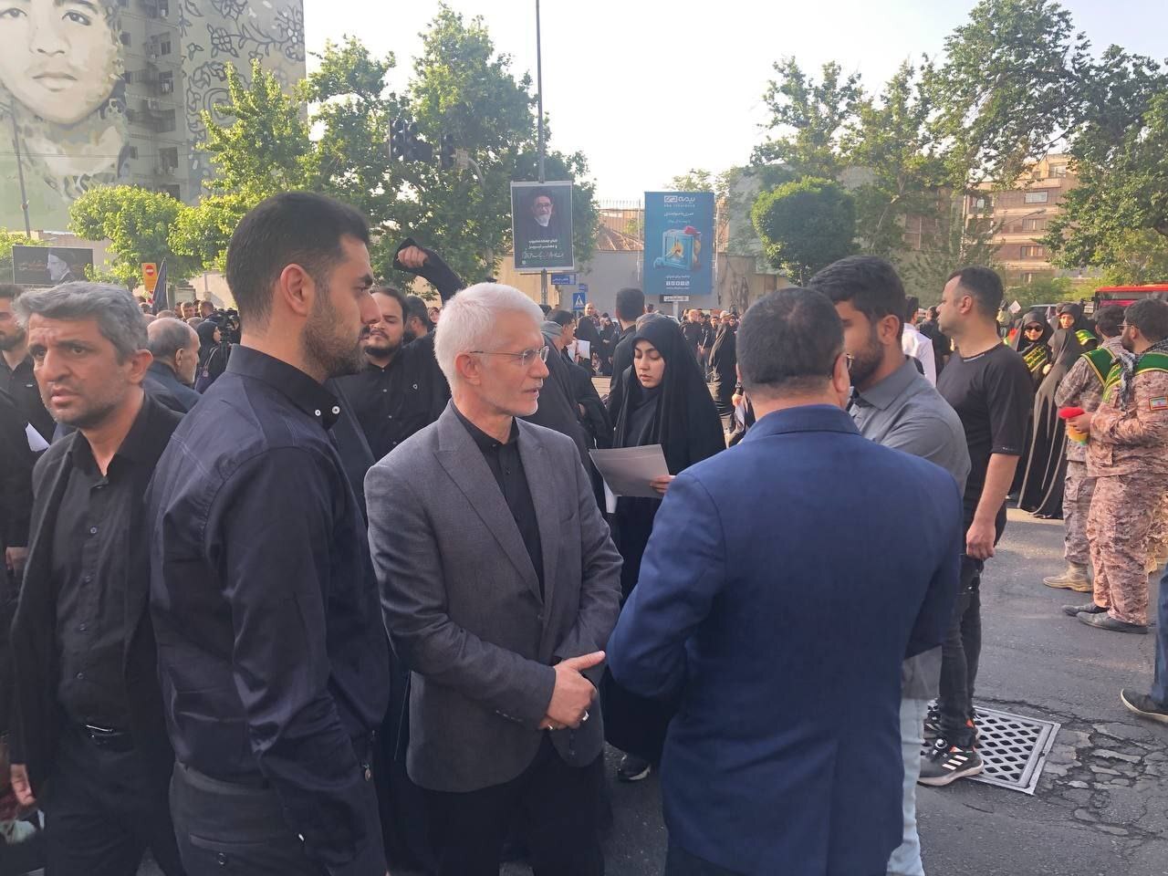 حضور وزیر ورزش و جوانان در مراسم تشییع پیکر شهدای خدمت + عکس