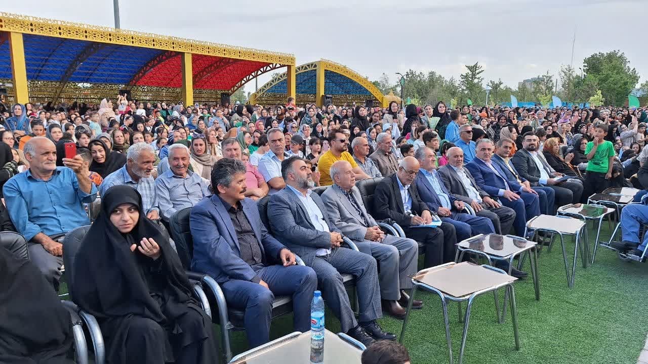 خدمت صادقانه و ارتقای رفاه شهری از رویکردهای مهم شورا و شهرداری تاکستان است خدمت صادقانه و ارتقای رفاه شهری از رویکردهای مهم شورا و شهرداری تاکستان است