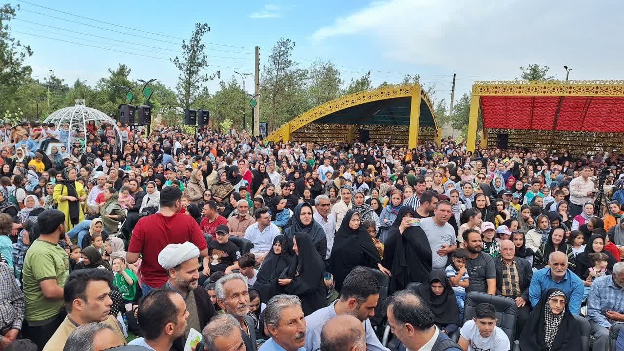 خدمت صادقانه و ارتقای رفاه شهری از رویکردهای مهم شورا و شهرداری تاکستان است خدمت صادقانه و ارتقای رفاه شهری از رویکردهای مهم شورا و شهرداری تاکستان است