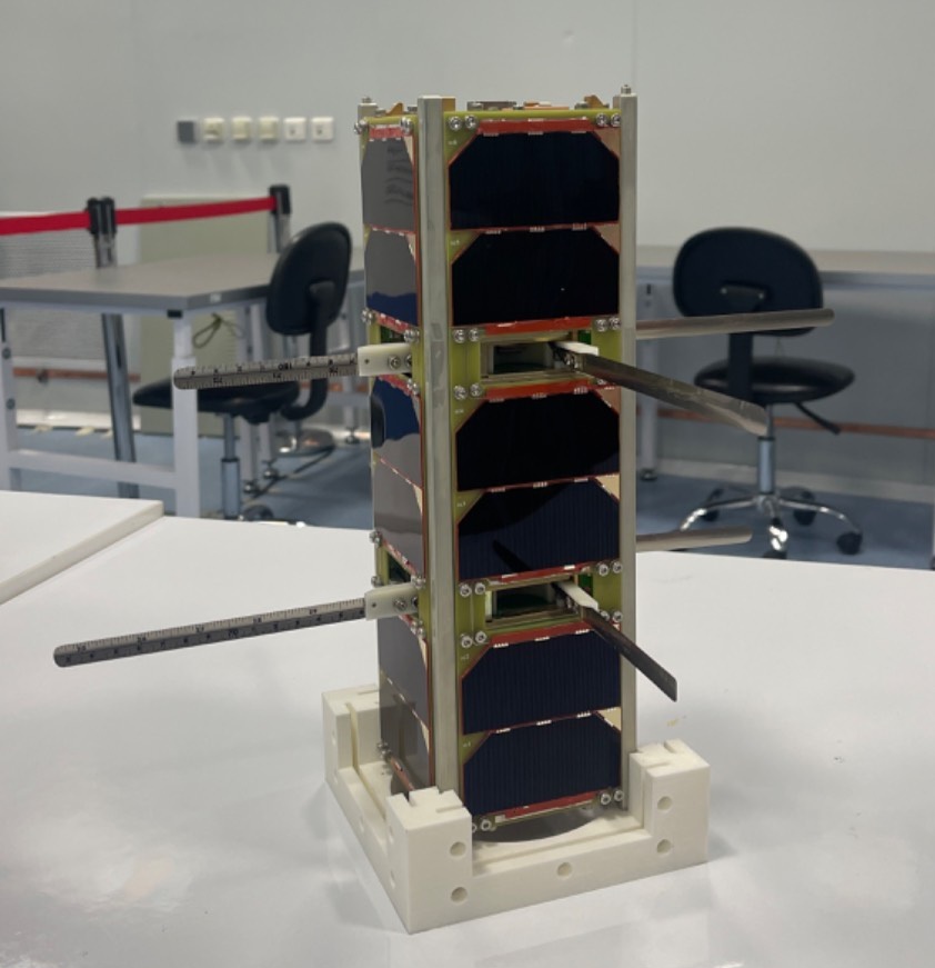 از ماهواره‌های پروازی