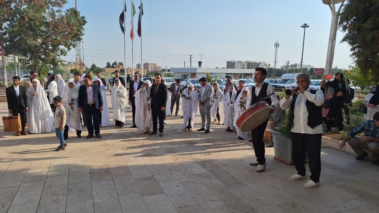 شرایط ازدواج آسان و بدون تشریفات را برای زوج های جوان مهیا کنیم شرایط ازدواج آسان و بدون تشریفات را برای زوج های جوان مهیا کنیم