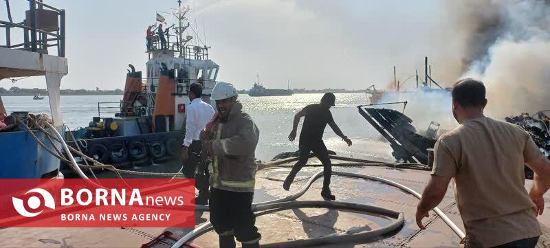 لنج های صیادی آبادان طعمه حریق شدند + عکس