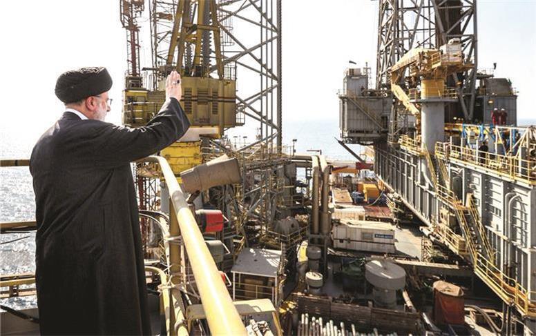 احمدی: سیاست تعامل حداکثری و دیپلماسی فعال انرژی دولت سیزدهم صادرات نفت را افزایش داد