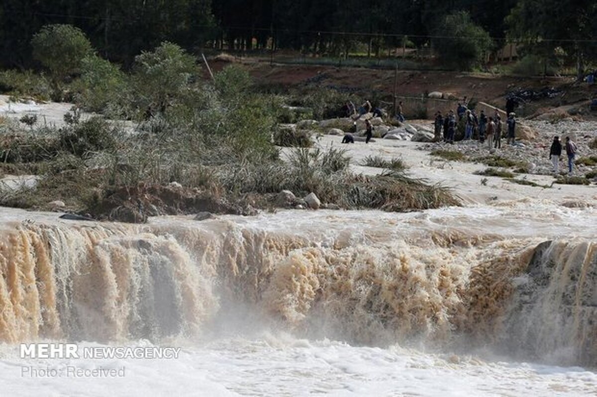 هشدار طغیان رودخانه‌ها، لغزندگی جاده‌ها و احتمال ریزش سنگ در ۵ استان
