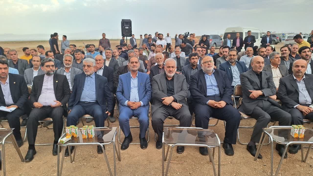 مشکلات 15 هزار واحد صنعتی و تولیدی کشور با مصوبات ستاد تسهیل حل شده است مشکلات 15 هزار واحد صنعتی و تولیدی کشور با مصوبات ستاد تسهیل حل شده است