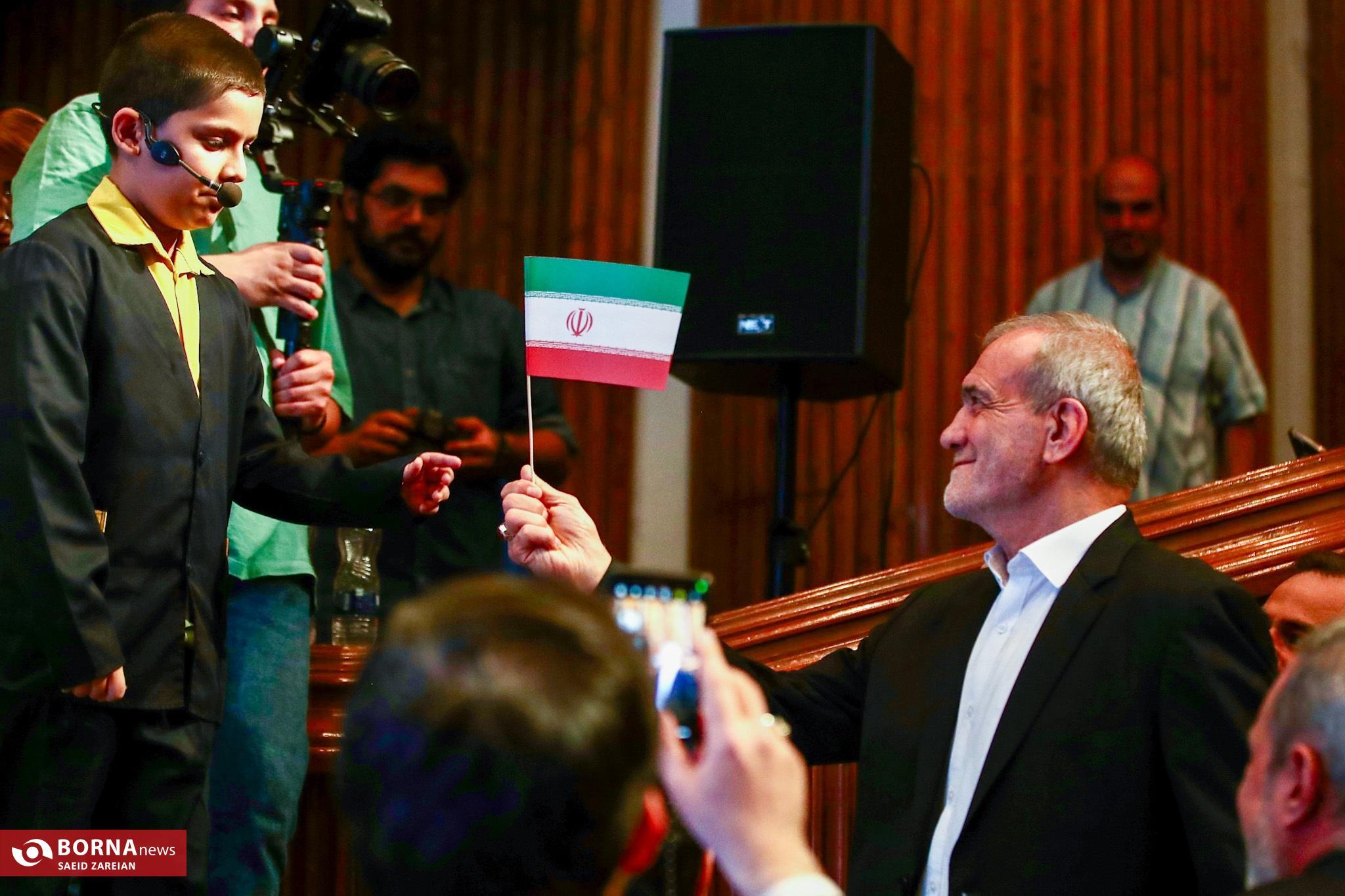 پزشکیان: نه اهل دعوا و نه رفتن زیر بار حرف زور هستم