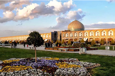 بناهای تاریخی را با کمک بخش خصوصی احیا و صیانت می کنیم بناهای تاریخی را با کمک بخش خصوصی احیا و صیانت می کنیم