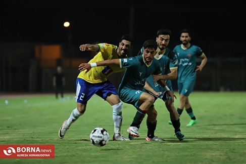 دیدار تیم های فوتبال صنعت نفت - شمس آذر