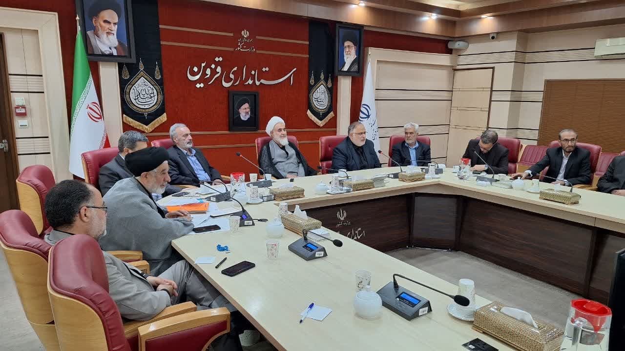 اولین رکن در حکمرانی اسلامی اقامه نماز است 