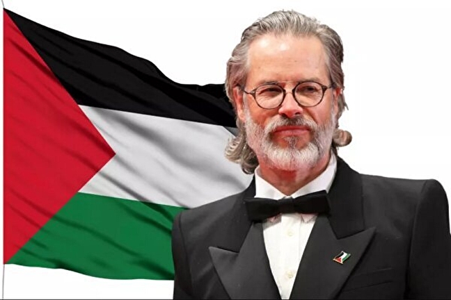 پرچم فلسطین روی سینه گای پیرس نمایان شد/ عذرخواهی برای گاف رسانه‌ای