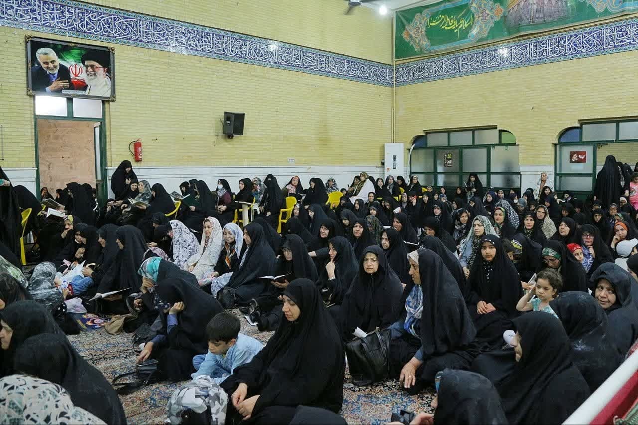 شهید رئیسی یک ولایتمدار واقعی بود و فقط نظر رهبری را در تصمیم گیری ها ملاک کار می دانست شهید رئیسی یک ولایتمدار واقعی بود و فقط نظر رهبری را در تصمیم گیری ها ملاک کار می دانست