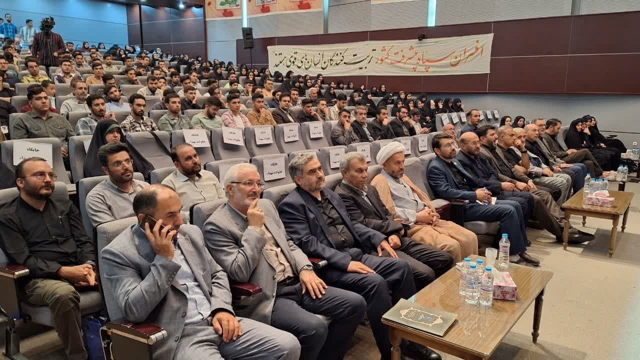 فضاهای آموزشی دانشگاه فرهنگیان بنام هفت دانشجو معلم شهید استان قزوین نامگذاری می شود