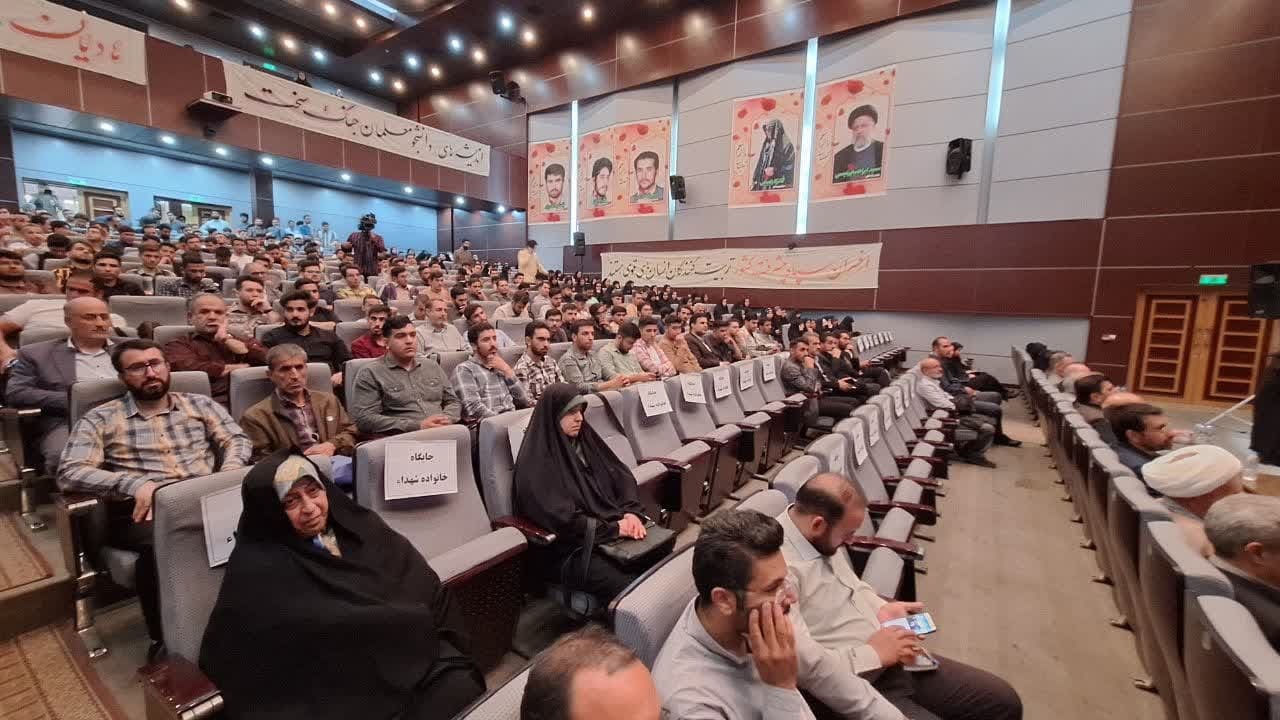 عزت و عظمت ایران اسلامی مرهون شهدای والامقام است