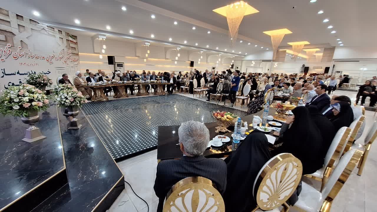 با معرفی خیرین بایستی فرهنگ مدرسه سازی را در جامعه ترویج و نهادینه کنیم