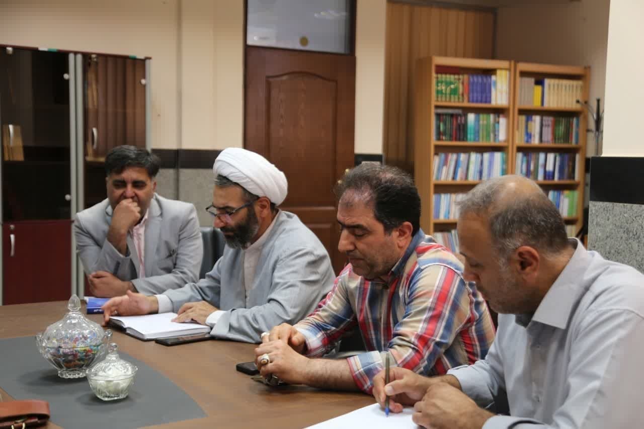 جلسه هماهنگی تشکیل انجمن قرآن و عترت در شهرستان‌ها در ارشاد قزوین برگزار شد