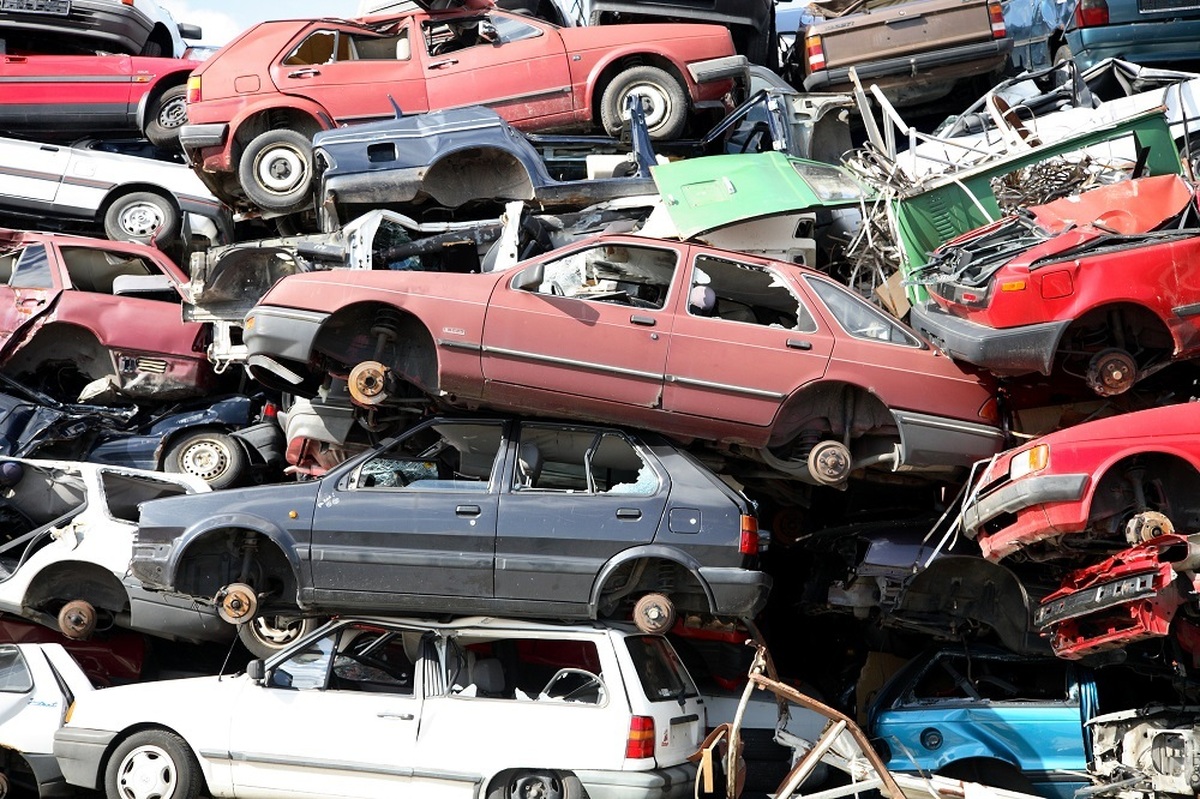 جمع‌آوری ۵۶ خودروی فرسوده از معابر شهر اصفهان طی ۳ ماه نخست امسال