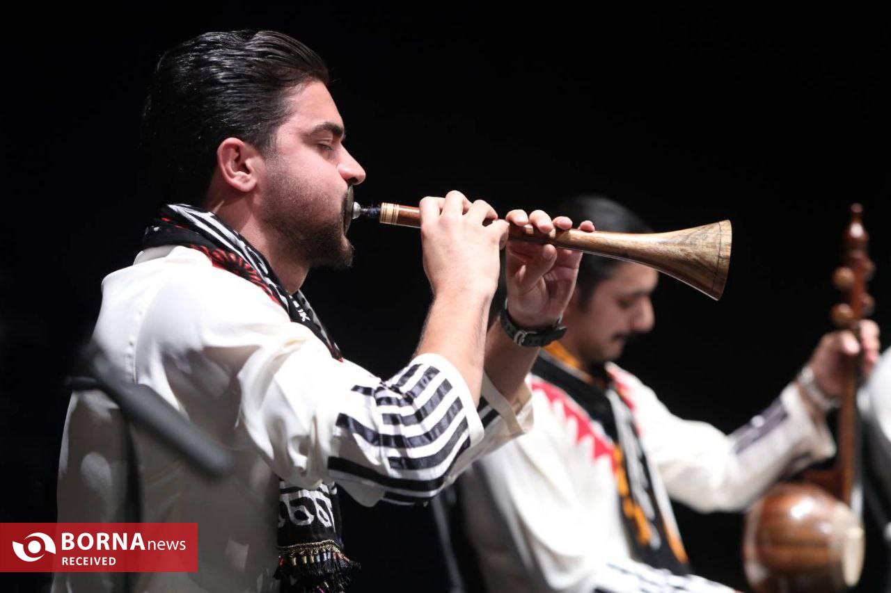 حنجره زخمی زاگرس با ۱۵ کلمه صحنه وحدت را به آتش کشید