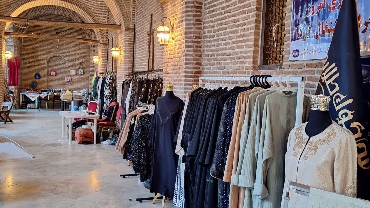 نمایشگاه مد و لباس خانواده ایرانی در سرای تاریخی سعدالسلطنه قزوین گشایش یافت