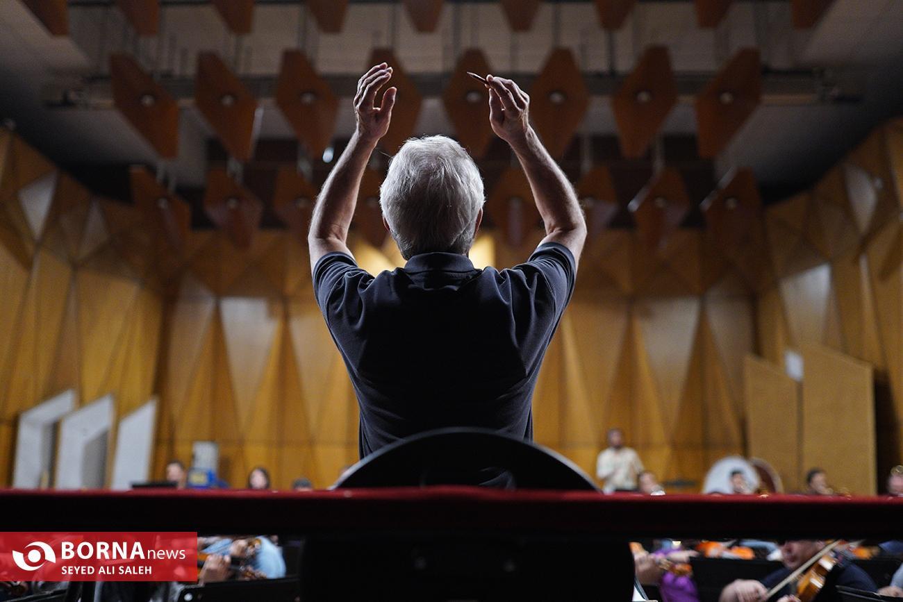 رحیمیان: خوانندگانی که در ارکستر ملّی پروبال گرفتند حالا با ارکستر همکاری نمی‌کنند